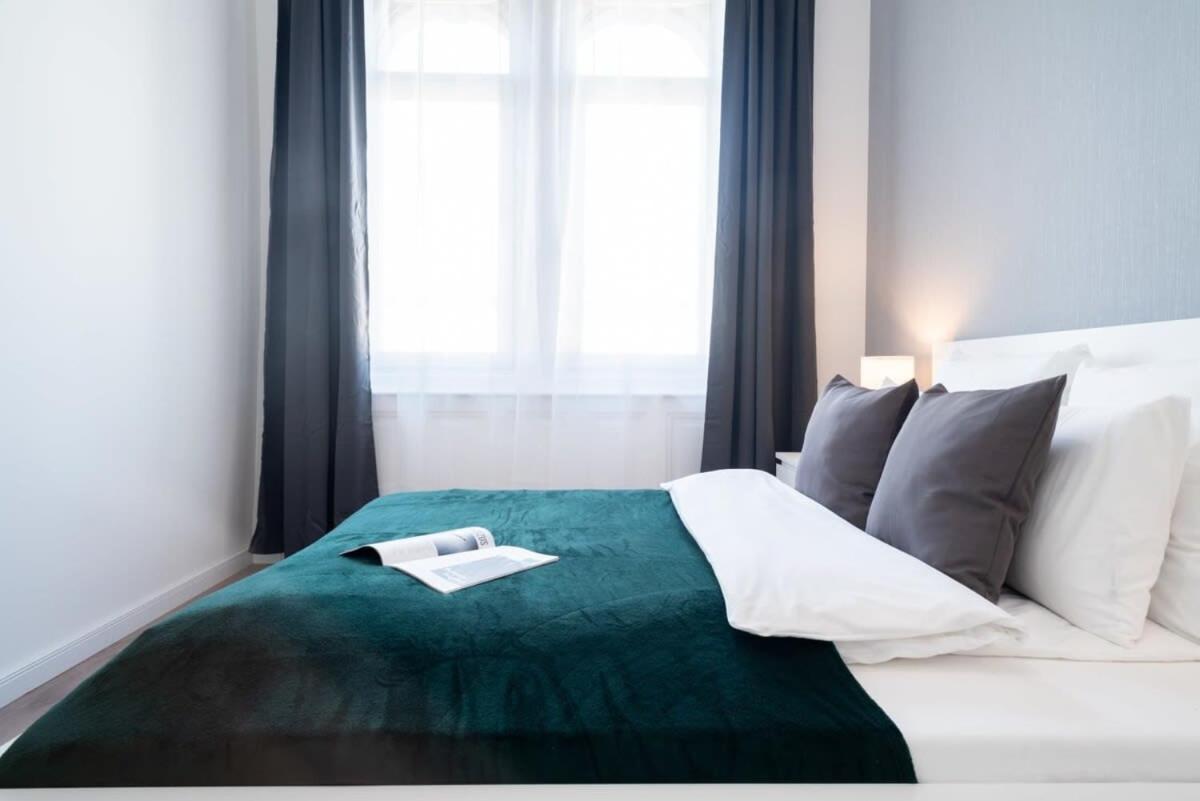 Large Apartment At Perfect Central Location Budapest Eksteriør billede