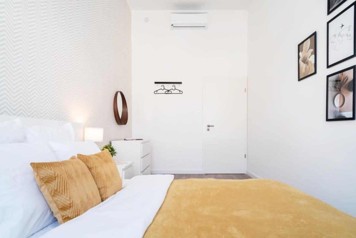 Large Apartment At Perfect Central Location Budapest Eksteriør billede