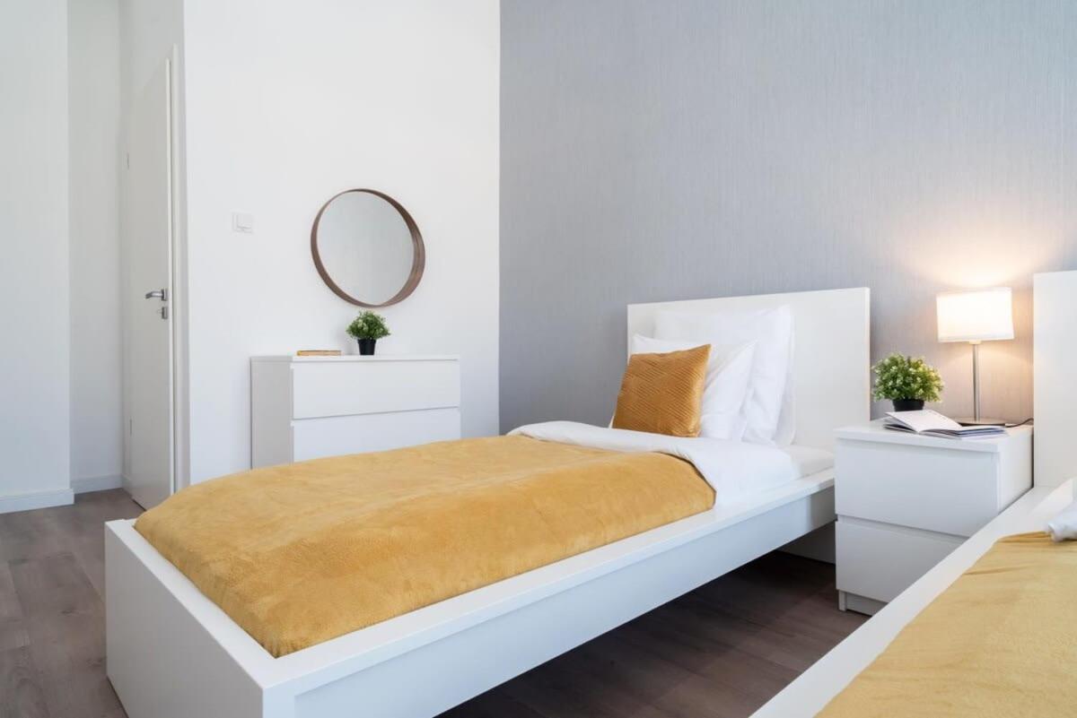Large Apartment At Perfect Central Location Budapest Eksteriør billede
